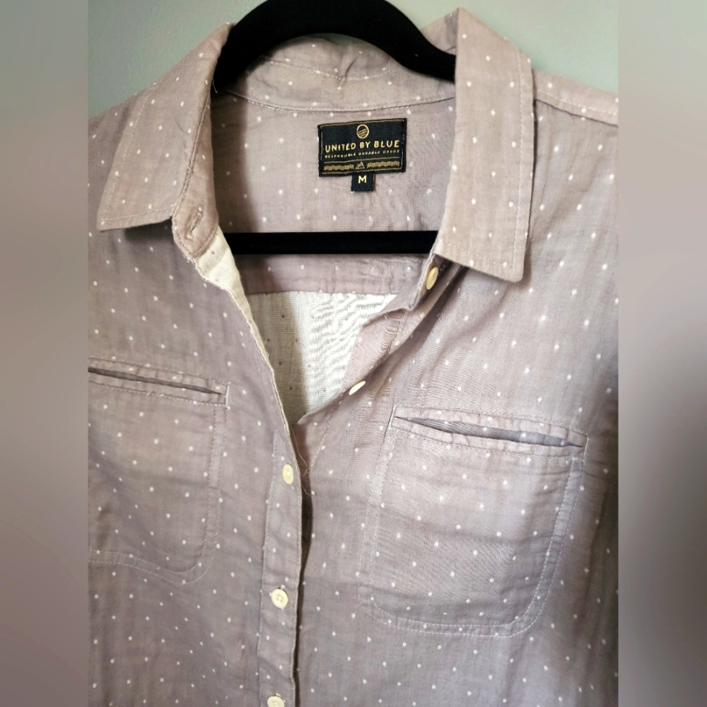 United by Blue Grey Polka-dot Button Up Size Medium New
